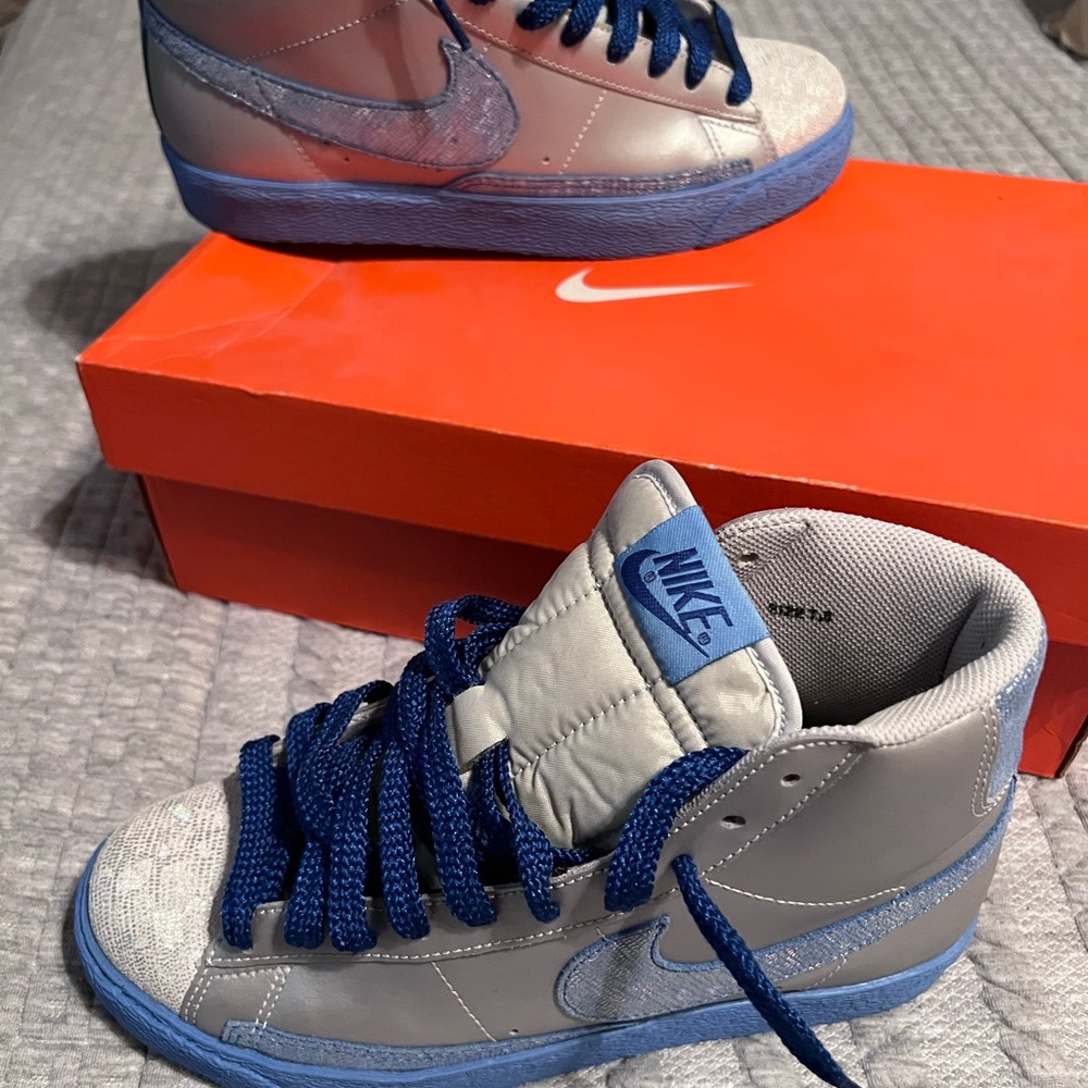 Nike Womens Blazer High Special Edition Pisces - Picture 2 of 9